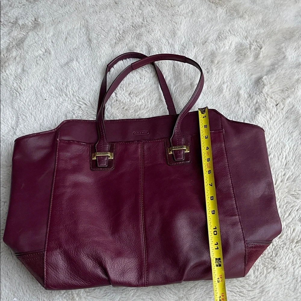 Coach Taylor Leather Tote bag in burgundy